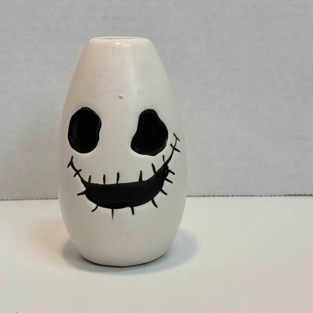 White Ceramic Skeleton Face Bud Vase Halloween Gothic Spooky Goth Table Decor